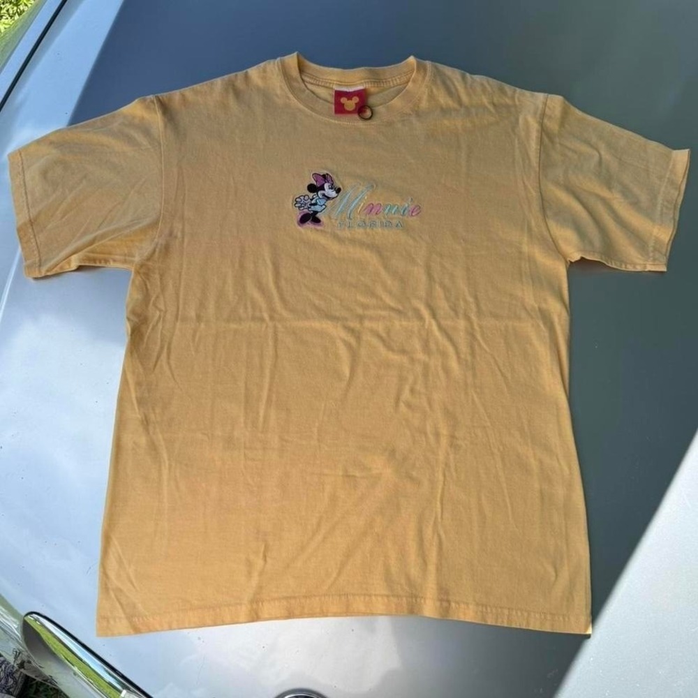 Vtg 90s Yellow Minnie Mouse Disney graphic tee